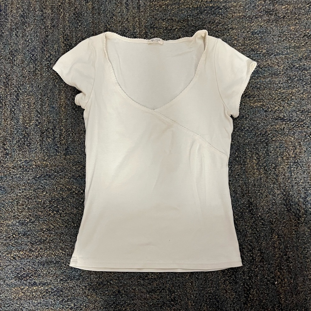 brandy melville cream t shirt